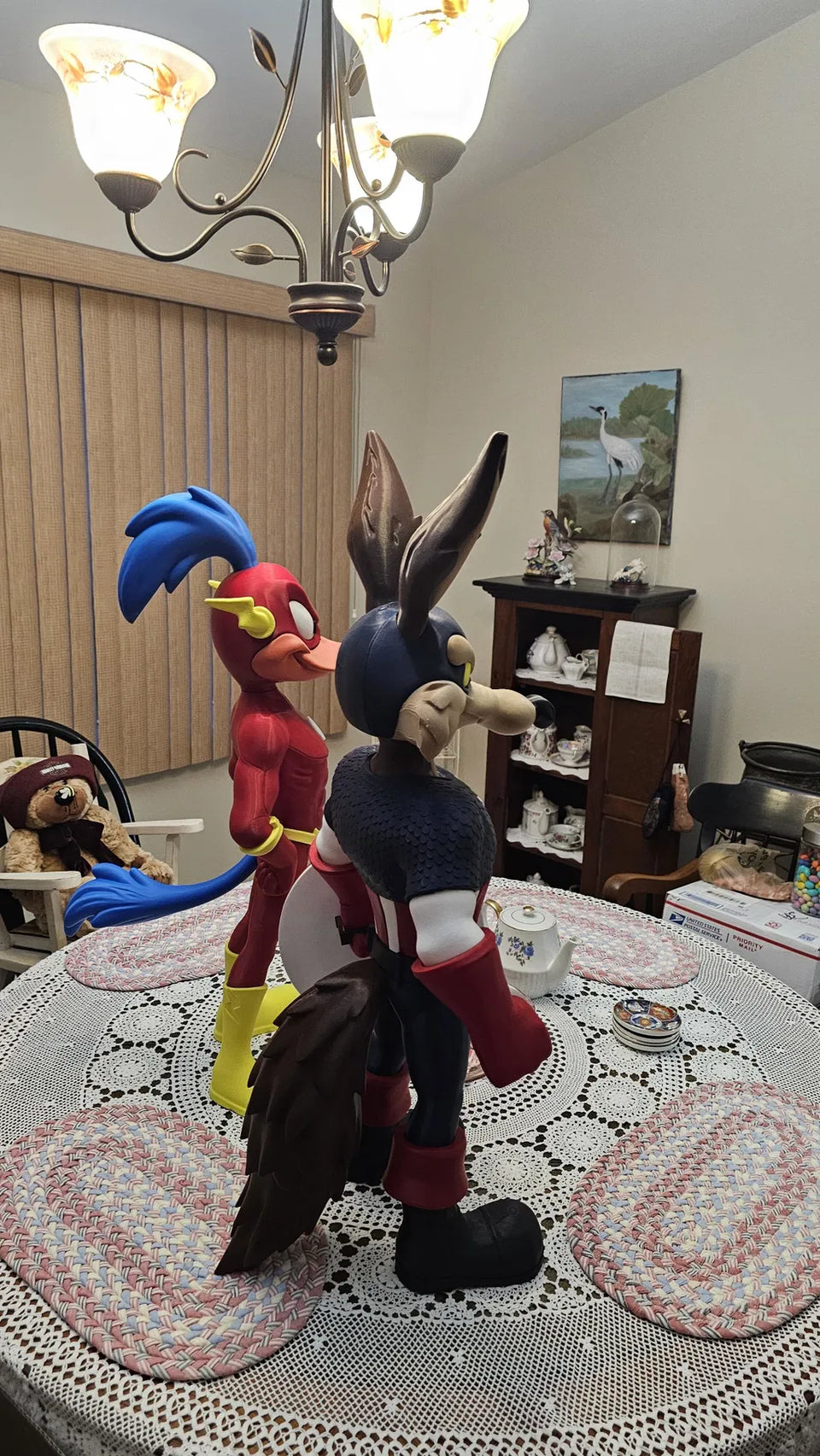 un enorme personaggio di fumetti stampato con filamento Polymaker
